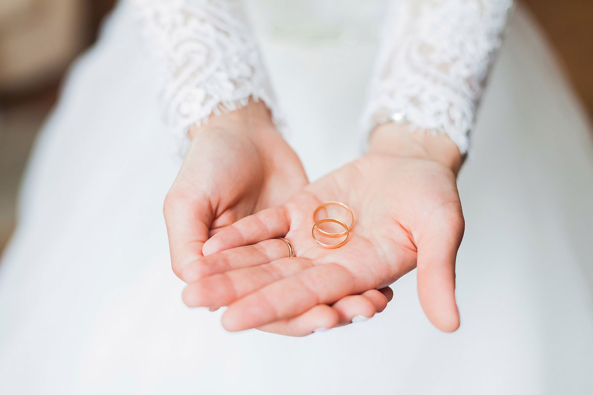 Your Guide to Alternative Metal Wedding Ring
